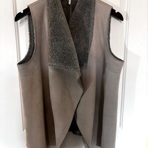 Suede vest with comfy teddy detailing